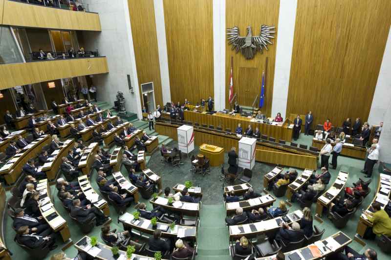 cr Parlament Zolles